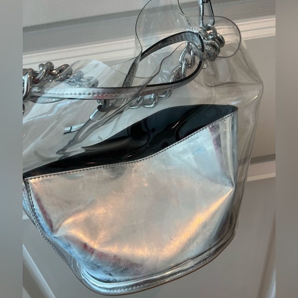 Kendall & Kylie Metallic Drawstring Crossbody Bag In Clear - Picture 8 of 16